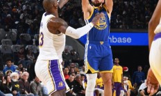 开云体育官网-NBA比赛近期：勇士战胜湖人，库里砍下高分
