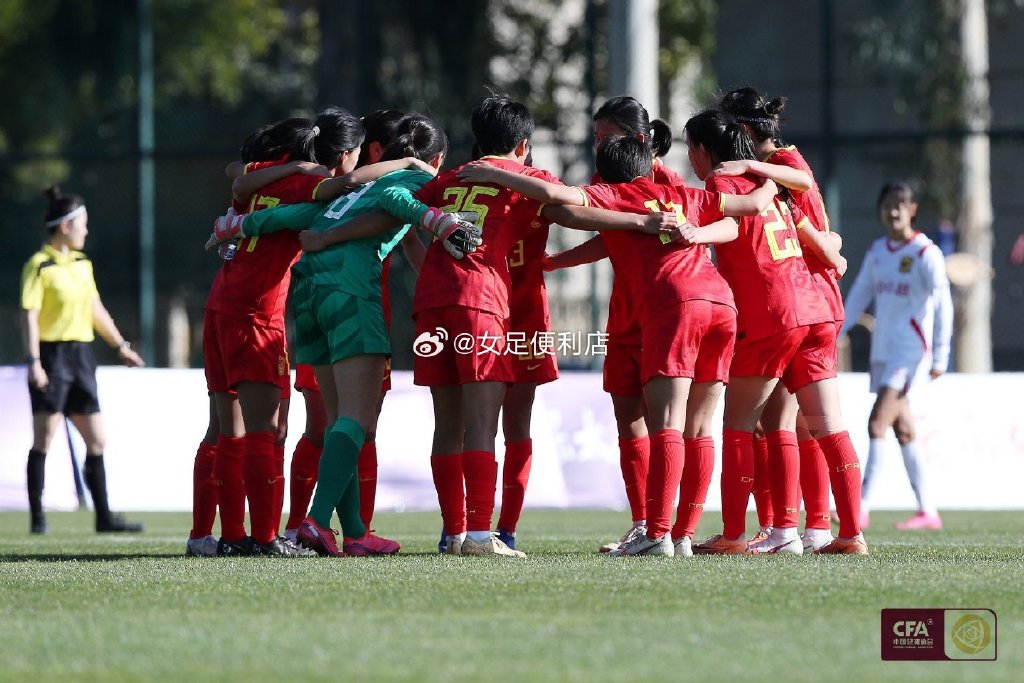 亚洲女足比赛，中国国家队强悍夺冠，实力无边