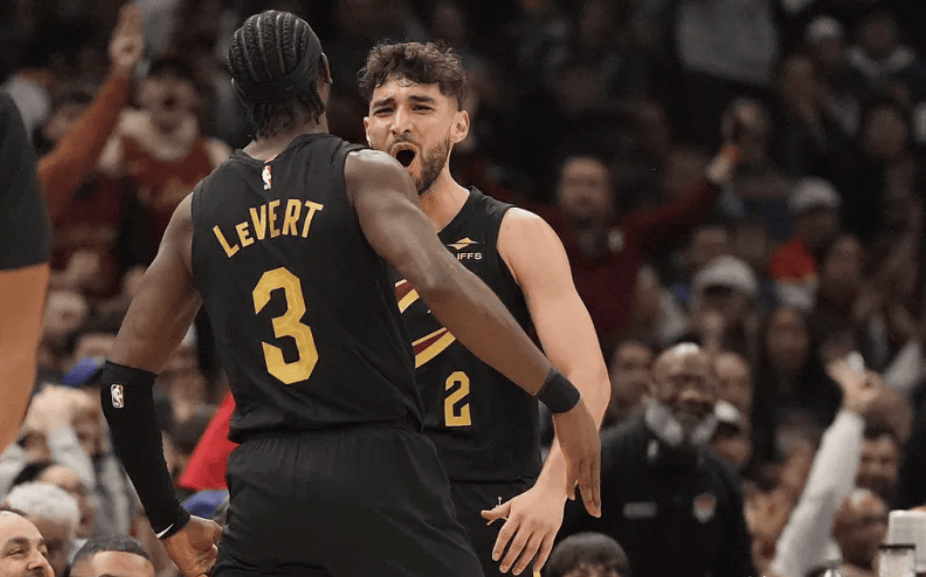 NBA季后赛悬念重重，哪支球队将夺冠？